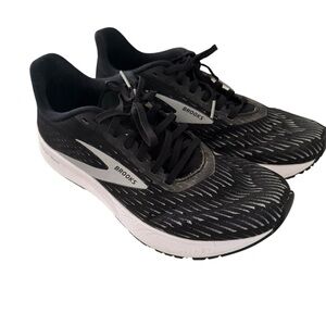 Women’s Brooks Snekaers